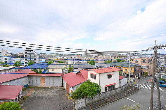 バルコニーから...