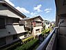 その他：バルコニーからの景色。前方に高い建物がなく開放的で、落ち着いた住宅街を見渡せます。