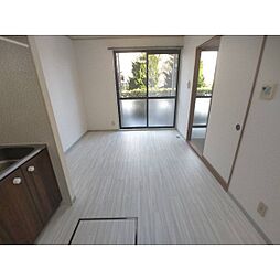 セジュールとなみ A棟 101 1階2DKのリビング/ダイニング