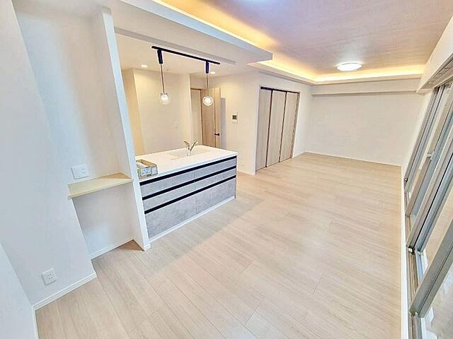 リビング/ダイニング 千葉みなとパークハウス壱番館 13階/-