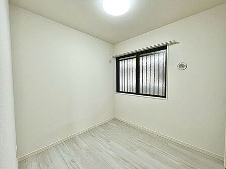 理想のイメージを形にしやすいシンプルなお部屋