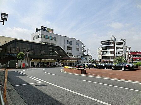 四街道駅(JR東日本 総武本線) 徒歩26分。 2020m