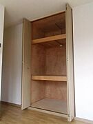 奥行きのある収納です