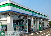 ファミリーマート千葉誉田駅前店 徒歩8分。 620m