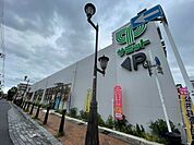 徒歩9分。サミットストア 浦安駅北口店 690m