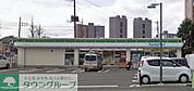 ファミリーマート 橋本七丁目店 徒歩3分。コンビニ 230m