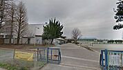 富士見市立関沢小学校 240m