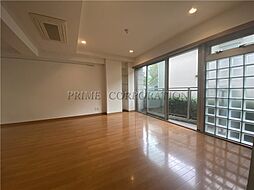 コリーヌ等々力 3LDKのリビング/ダイニング