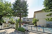 目黒区立大岡山小学校（679m）
