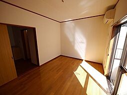 京王相模原線 京王多摩センター駅 徒歩11分の賃貸アパート 2階1Kのリビング/ダイニング