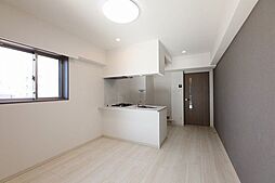 Ｄ’ｓ　ＶＡＲＩＥ三ノ輪レジデンス 2階1LDKのリビング/ダイニング