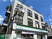 ファミリーマート新三河島駅前店 徒歩5分。コンビニ 380m