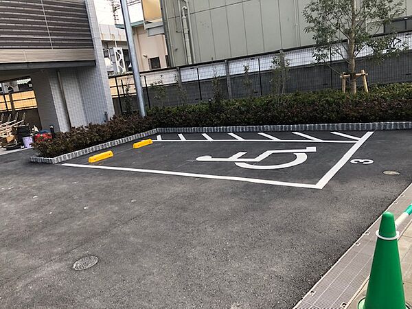 画像24:駐車場