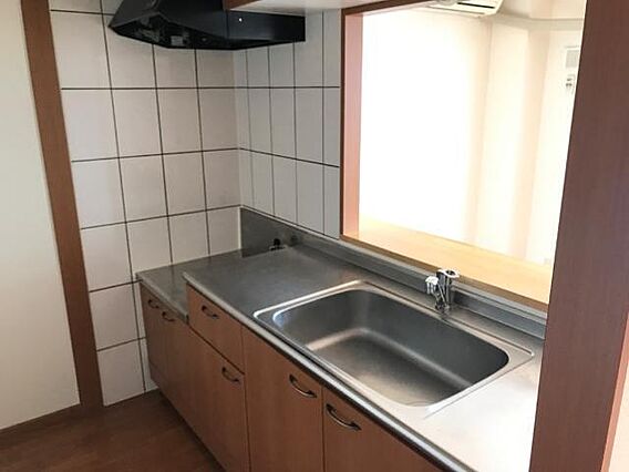 DL.South・wave2_内装_0