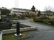 小学校「東御市立和小学校まで1600m」