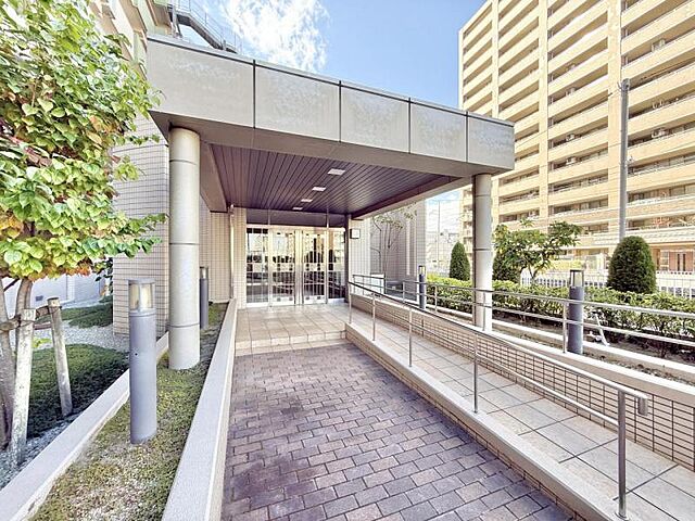 エントランス Dレスティアブランオーブ新田東 4階/-