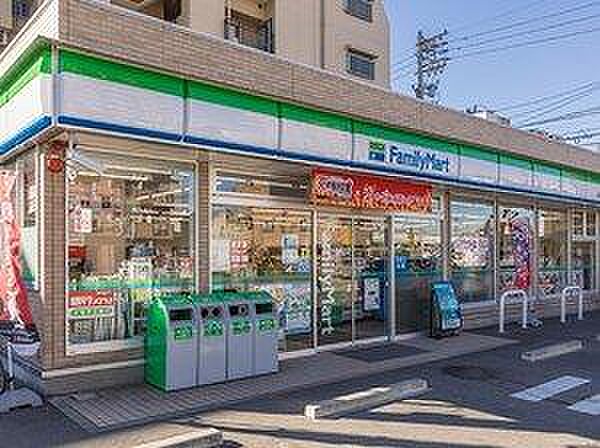 画像27:ファミリーマート港築地口店 150m