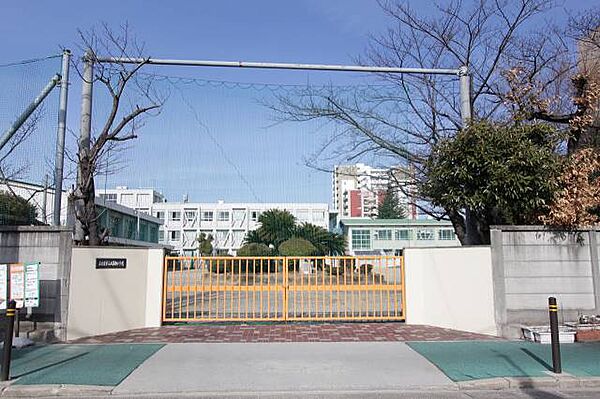 画像3:名古屋市立西築地小学校 74m