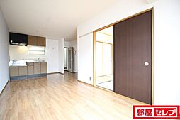 ロイヤルパレスII 2階2LDKのリビング/ダイニング