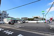 ファミリーマート中村森田町店 127m