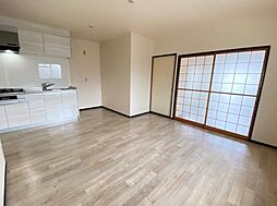 第3桔梗ハイツ 1階4LDKのリビング/ダイニング