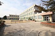 名古屋市立八社小学校 627m