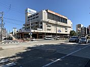 パレマルシェ神宮前店 719m