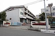 名古屋市立当知中学校 596m