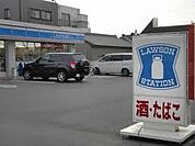 ローソン港区川西通店 180m