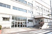 名古屋市立戸田小学校 255m