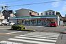 周辺：ファミリーマート神郷町一丁目店 527m