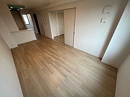 サニーコートE棟 302 3階1LDKのリビング/ダイニング