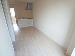 epicharis〜エピカリス〜 202 2階1LDKのリビング/ダイニング