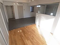 グランドルチェ5 402 4階ワンルームのリビング/ダイニング