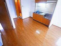 サニーキュート 201 2階2LDKのリビング/ダイニング