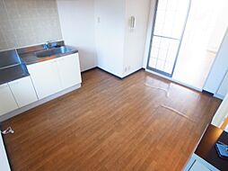 スカイブル梅台 203 2階2DKのリビング/ダイニング