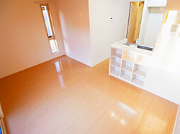 メルベーユおおたかの森　1号棟 205 2階1LDKのリビング/ダイニング