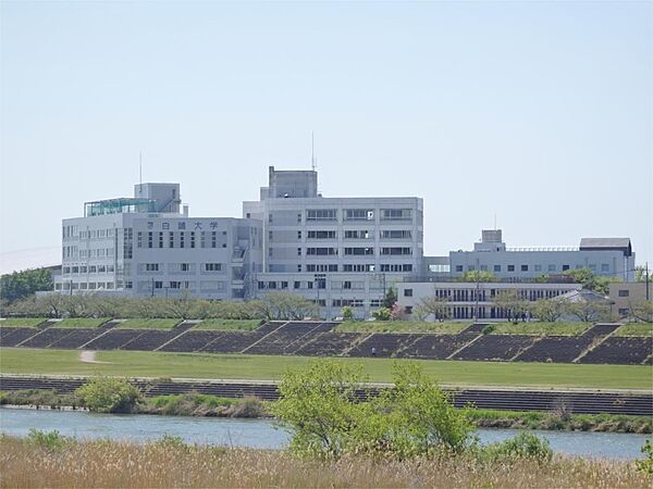 画像16:白鴎大学（869m）