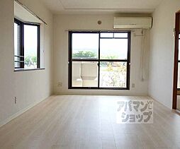 JR山陰本線 馬堀駅 徒歩13分の賃貸マンション 4階3LDKのリビング/ダイニング