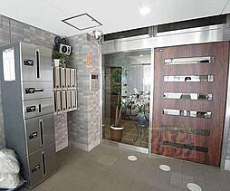 9 / 18