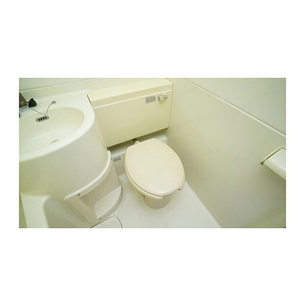 画像8:トイレ（同仕様タイプ）