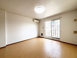 サフラン 101 1階1Kのリビング/ダイニング