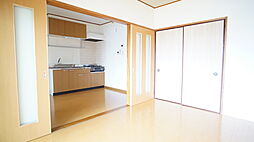 テピカルイブ3 405 4階3DKのリビング/ダイニング