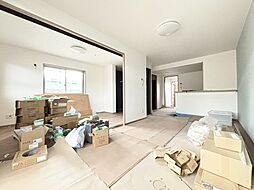 ルネスルカーメ 201 2階1LDKのリビング/ダイニング