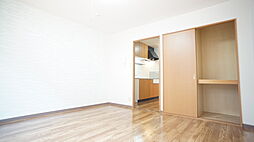 ＮＥＵ　ＨＡＵＳ 102 1階1Kのリビング/ダイニング