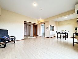 ドムス喜兵衛　宙の棟 301 3階3LDKのリビング/ダイニング