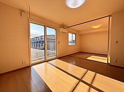 ファミール桜田 102 1階2LDKのリビング/ダイニング