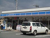 コンビニ「ローソン津一身田店まで1131ｍ」