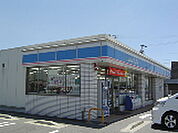 コンビニ「ローソン津白塚店まで1326ｍ」