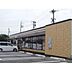 周辺：コンビニ「セブンイレブン津市雲出本郷町店まで915ｍ」